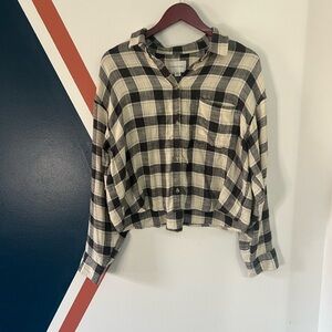 American Eagle Outfitters Black and Cream Checkered Flannel Shirt
